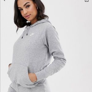 SOLD Nike grey pullover hoodie